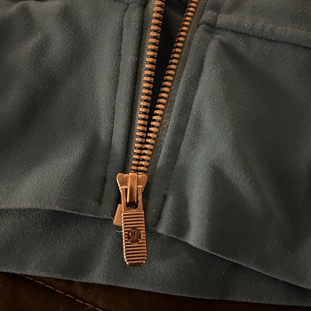 Lululemon define jacket in blue teal! 💙💚💙 - Picture 6 of 8